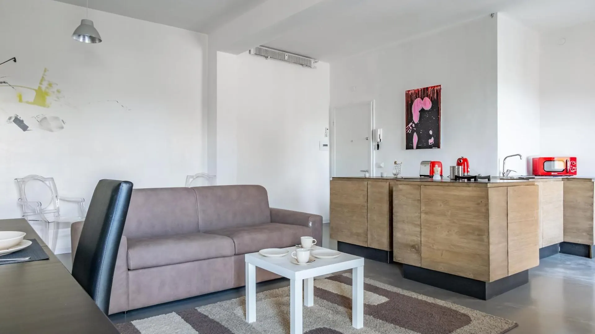 Desenzano Very Central Apartment With Balcony! Desenzano del Garda