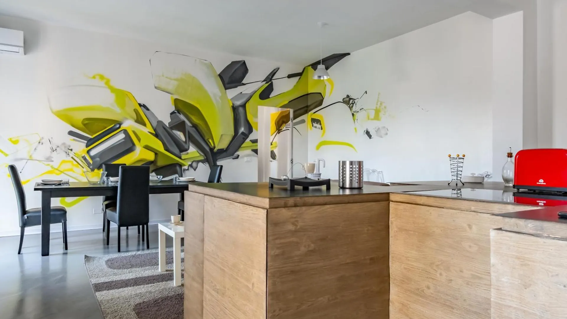 Desenzano Very Central Apartment With Balcony! Desenzano del Garda