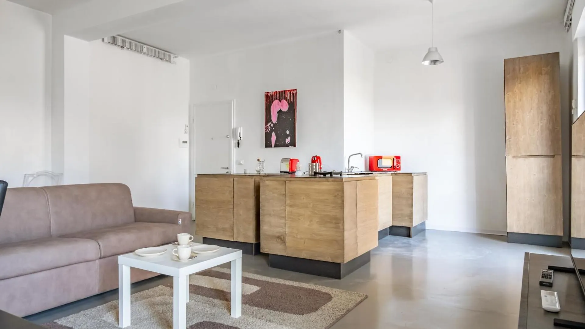 Desenzano Very Central Apartment With Balcony! Desenzano del Garda Italy