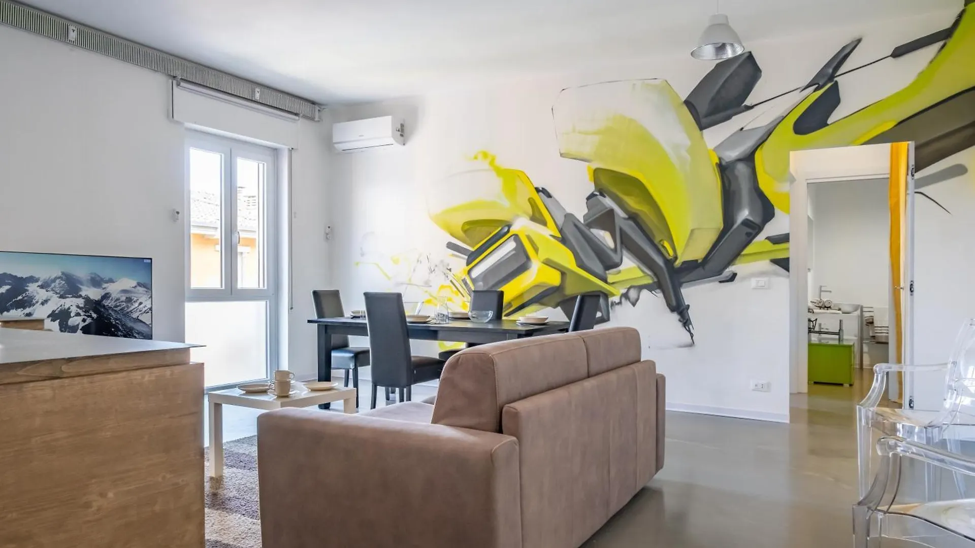 Desenzano Very Central Apartment With Balcony! Desenzano del Garda