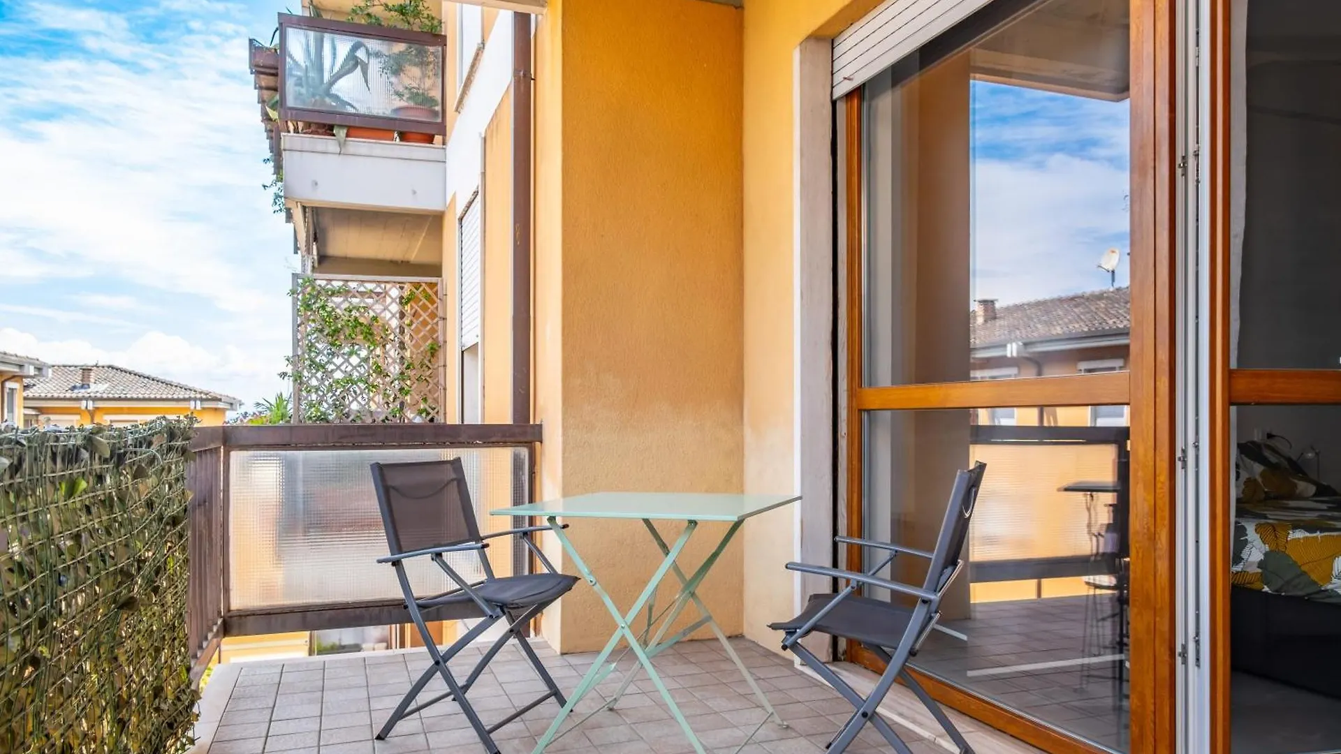Desenzano Very Central Apartment With Balcony! Desenzano del Garda Italy
