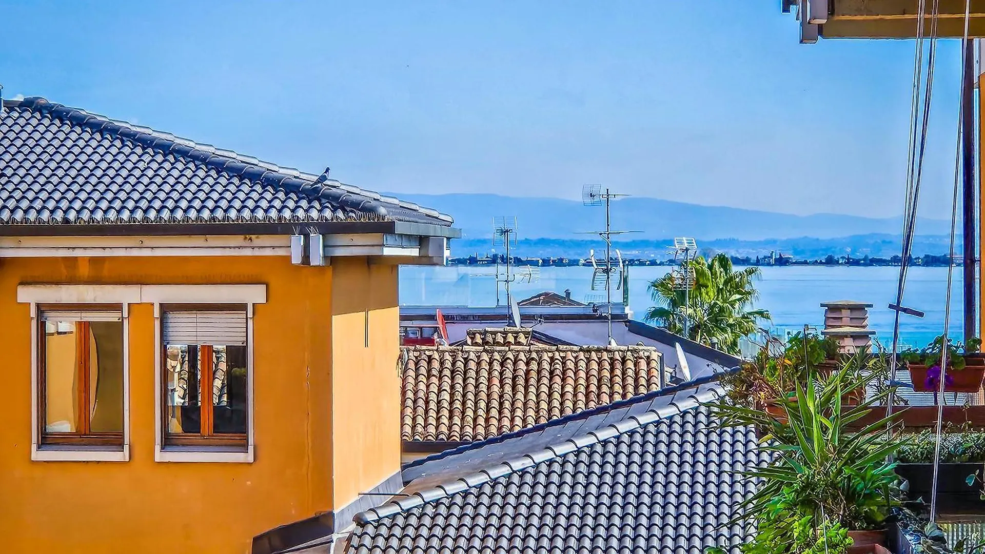 A 150M Dal Lago! Centralissimo A Desenzano Con Balcone 데센자노델가르다 0*,  이탈리아